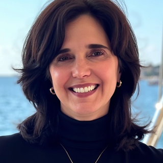 Jen Santoleri headshot