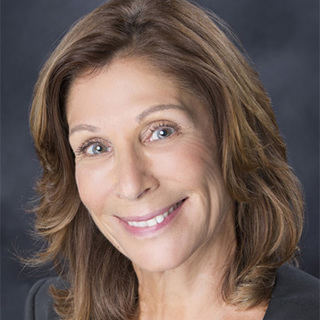 Cathy Clauss headshot